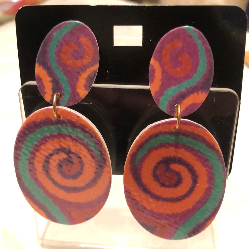 NWOT kitschy Mod 1960’s print clip earrings